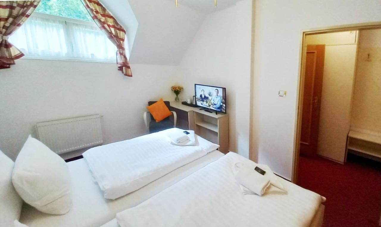 Hotel Hradec Spindleruv Mlyn Exterior photo