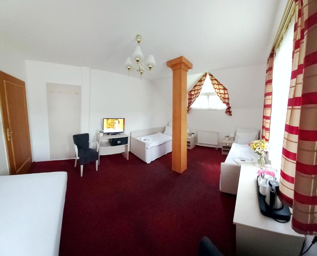 Hotel Hradec Spindleruv Mlyn Exterior photo