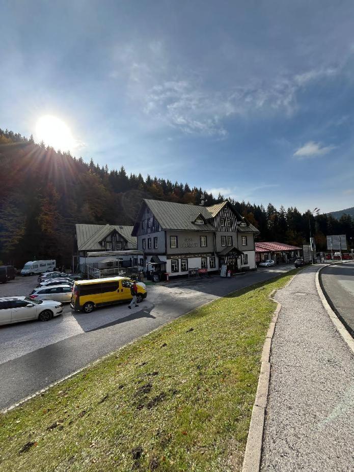 Hotel Hradec Spindleruv Mlyn Exterior photo